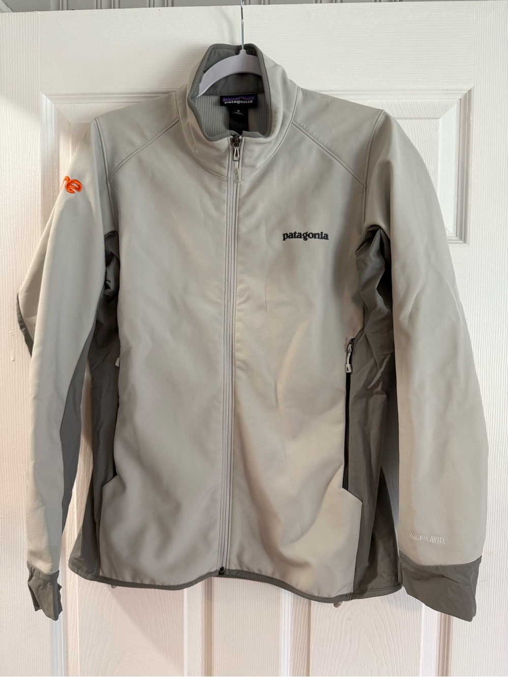 Patagonia Men’s Full-Zip Jacket in Light Gray with Dark Gray Accents